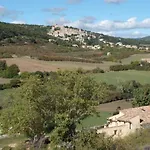 فندق مبيت وإفطار La Fontaine Simiane-la-Rotonde